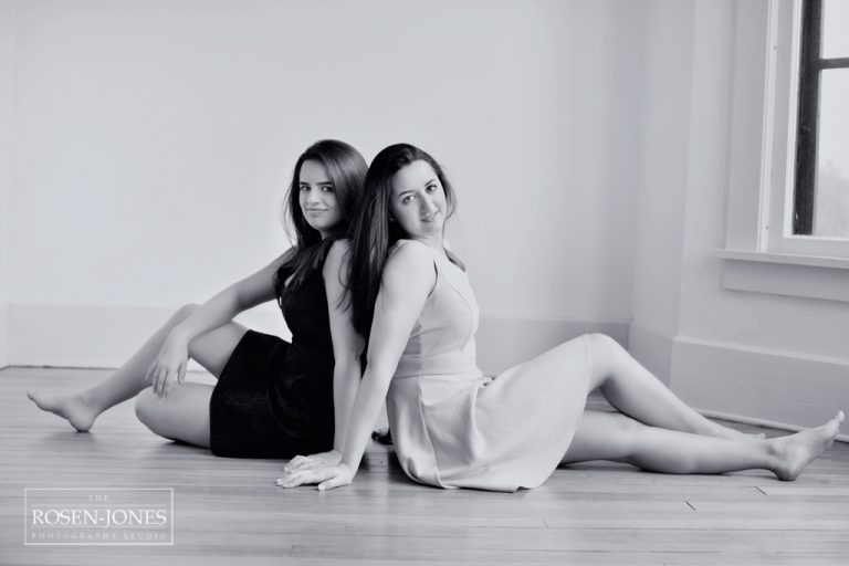 Suri Girls – A Twin Senior Session and Family Session