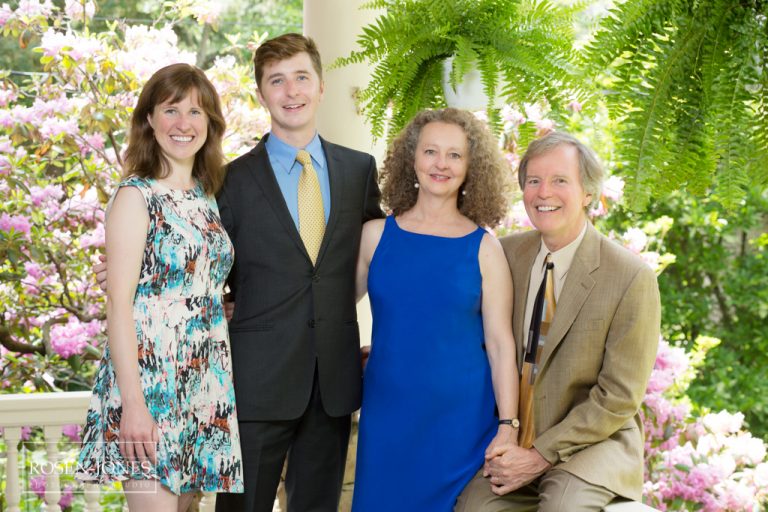 Stinebring Family – An Outdoor Oberlin Family Session